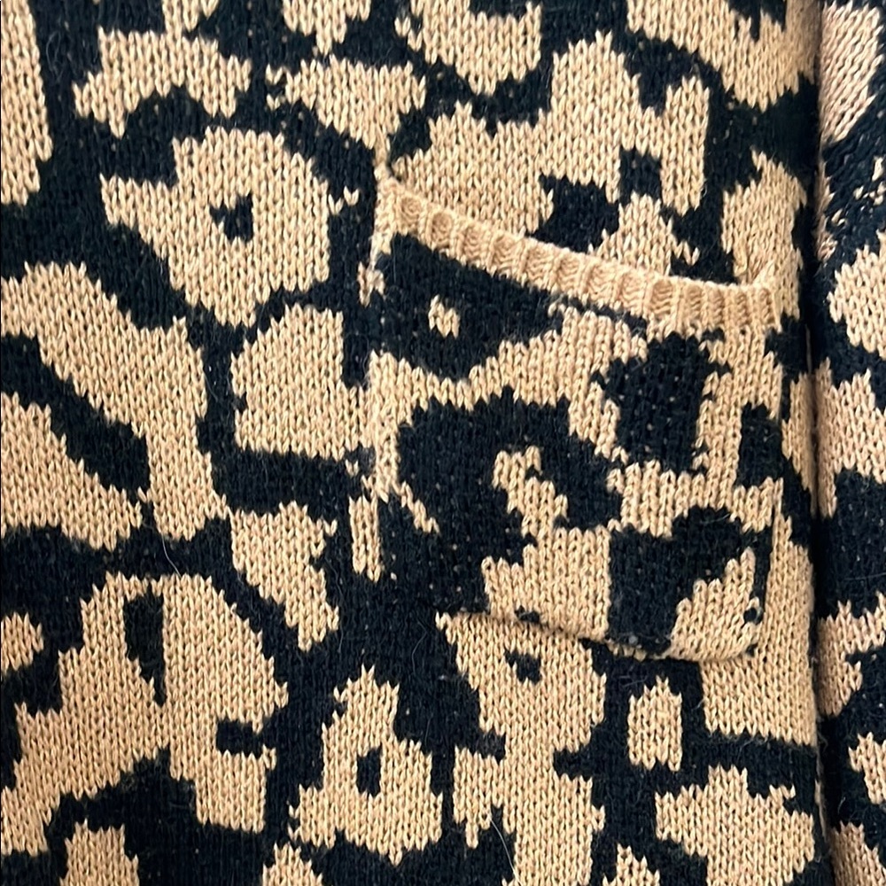 Aakaa: Women's Leopard Print Sweater - Black and Tan with Pink Accents - Picture 2 of 7